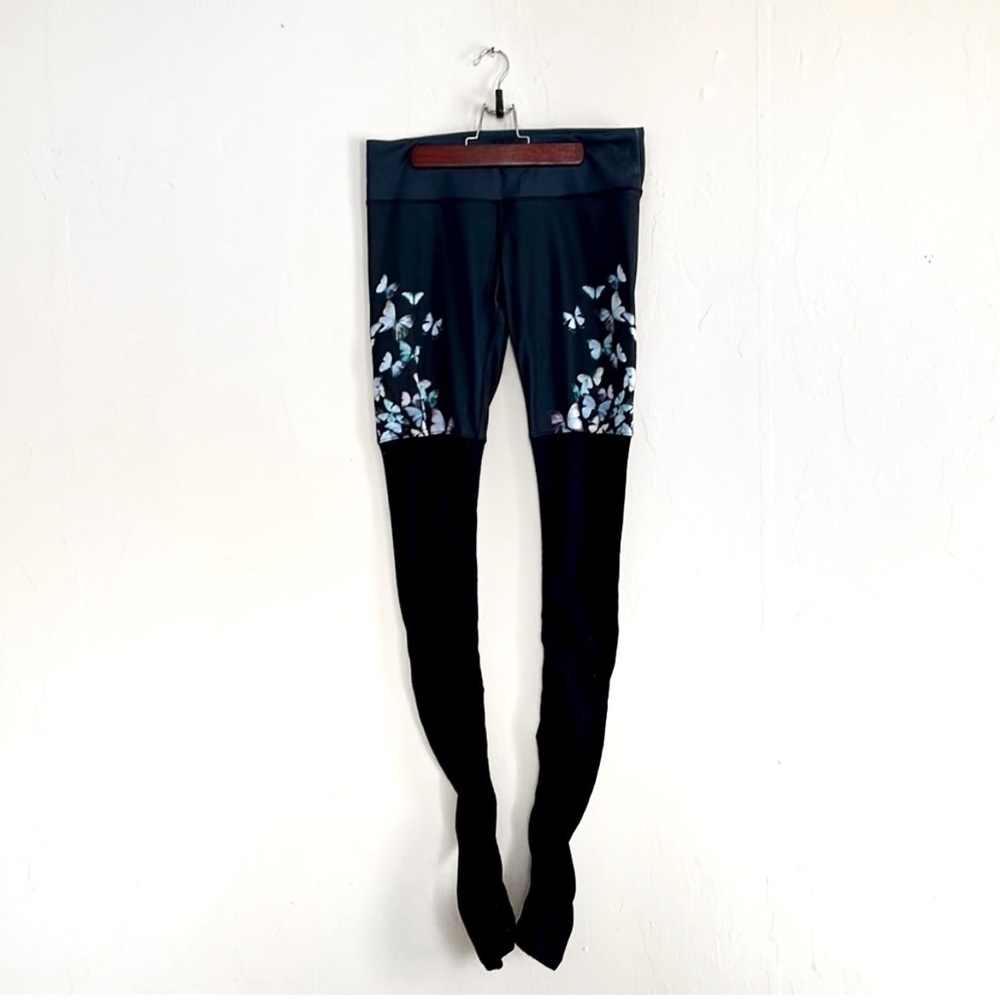 RARE💎Alo Yoga Gypset Goddess Black Butterfly Leggings Size Medium.